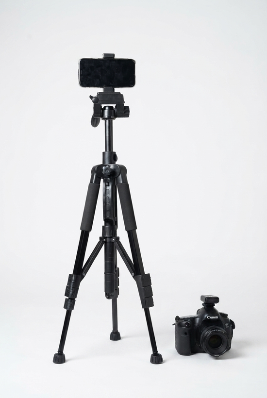 سهپایه حرفهای دوربین و گوشی مدل ۱۵۸ سانتیمتری (Tripod 158cm - 3Kg)